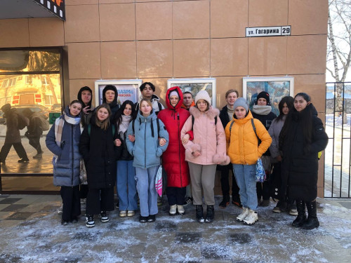 Студенты Урюпинского филиала ГАПОУ "Волгоградский медицинский колледж"  побывали на премьере фильма "Воздух"