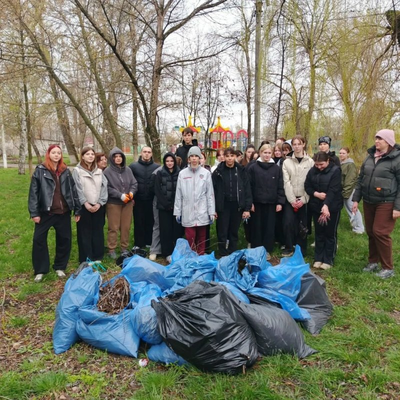Приняли участие в мероприятии по благоустройству города в рамках весеннего месяца Добра
